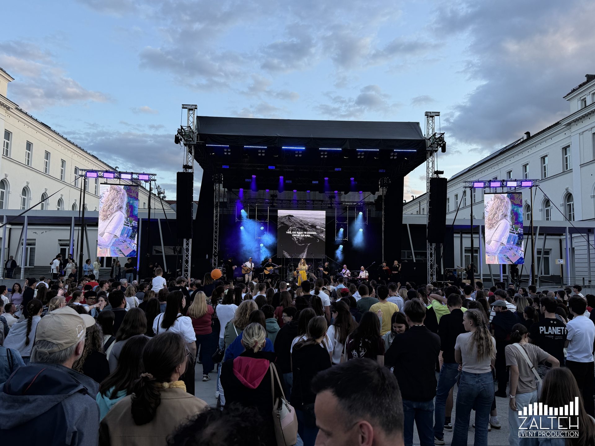 LED zaslon, festival Ritem srca
